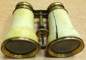 Бинокль в кости