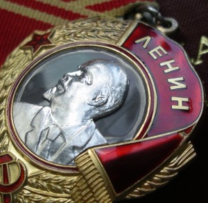 Ленин и Революция на Героя соцтруда, на доках