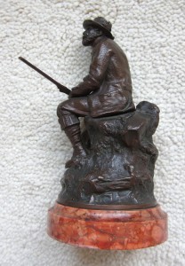 Скульптура "Охотник".