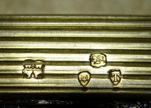 Портсигар Англия, серебро, кожа, золотая накладка-уроборос