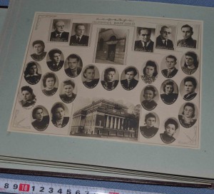 Выпускной фотоальбом 1949 года 58 выпуск врачей  1-й  ЛМИ