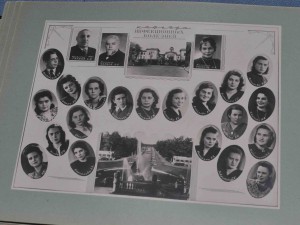 Выпускной фотоальбом 1949 года 58 выпуск врачей  1-й  ЛМИ