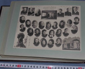 Выпускной фотоальбом 1949 года 58 выпуск врачей  1-й  ЛМИ