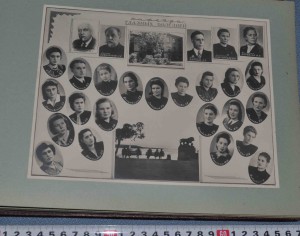Выпускной фотоальбом 1949 года 58 выпуск врачей  1-й  ЛМИ
