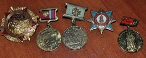 Два ВЕТЕРАНСКИХ знака и ДВЕ медали