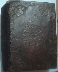 книга церковная ЕРМОЛОГИЙ , 1702 год.