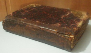 книга старая об антихристе...