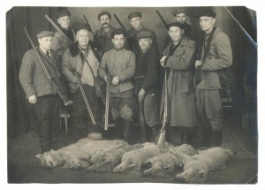 Охота на волков, охотники с ружьями