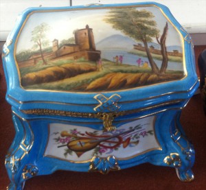 Шкатулки