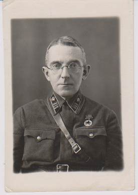 УДОСТОВЕРЕНИЕ "ХХ ЛЕТ РККА" и ФОТО КАВАЛЕРА С МЕДАЛЬЮ