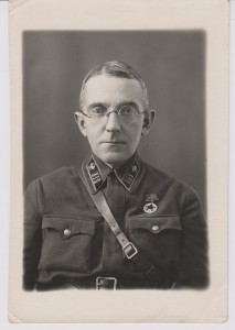 УДОСТОВЕРЕНИЕ "ХХ ЛЕТ РККА" и ФОТО КАВАЛЕРА С МЕДАЛЬЮ