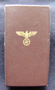 Выслуга НСДАП в бронзе и серебре