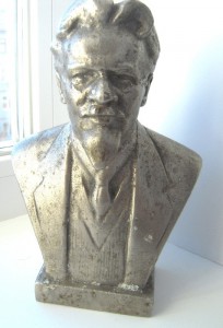 Бюст Калинина.