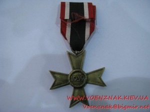 Немецкий отличительный знак (III Рейх) "Крест Военных заслуг