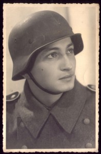 В касках