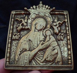 Шесть предметов.