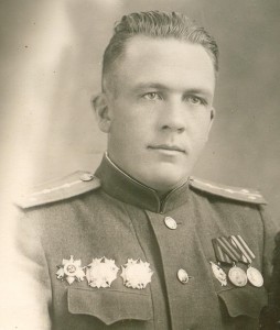 Кавалер с 2-я Невскими. Подскажите ФИО.