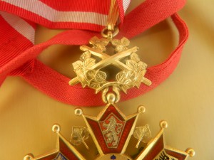 звезда и крест белого льва  с мечами