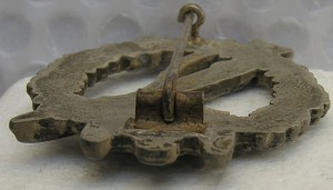 Пехотник  - R S -(мелким шрифтом)