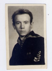 Четыре фото Речники разные Амурская речная флотилия и т.д.