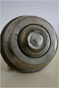 Емкость керосиновой люстры (лампы).