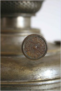 Емкость керосиновой люстры (лампы).