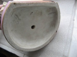 Две большие, старые статуэтки М&F. Есть травмы.