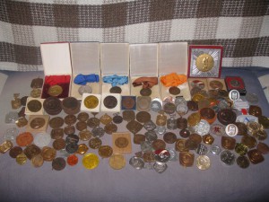 Куча спортивных медалей