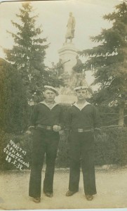 2 моряка. Севастополь 1938г. Надпись ПРОФИНТЕРК.