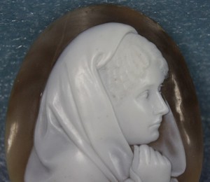 Камея.
