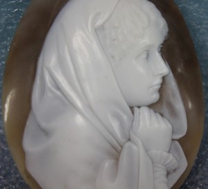 Камея.