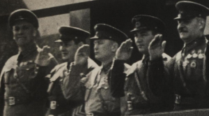 Помогите определить военачальников на фото 1939 года