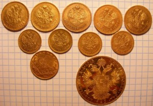 5 десяток,4 пятёрки и две иностранные.
