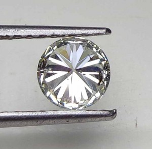 Продам бриллиант 1.05кт