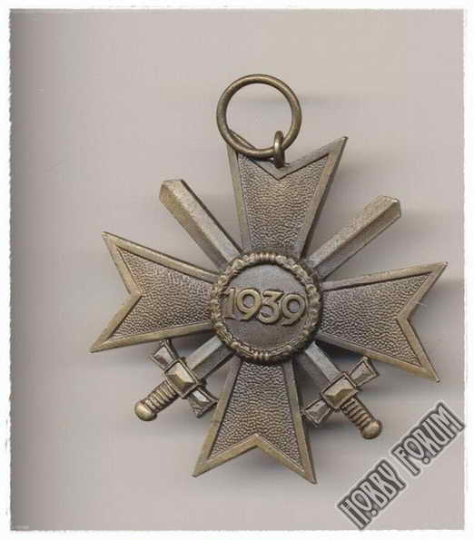 Кресты военных заслуг II класса с мечами по 17 евро