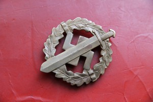 Крест 1 класса за 1 мировую и другие знаки и награды.