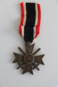 Крест 1 класса за 1 мировую и другие знаки и награды.