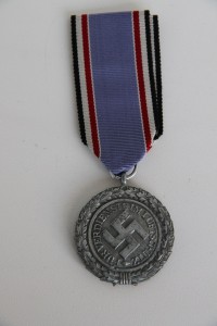 Крест 1 класса за 1 мировую и другие знаки и награды.