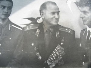 Фото -альбом .Герой СССР