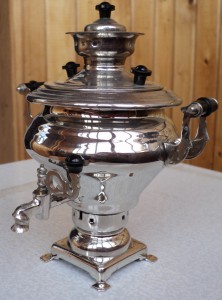 Самоварчик высотой 13.5 см.