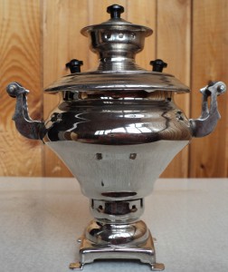 Самоварчик высотой 13.5 см.