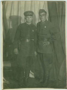 Два летчика с Отвагами КВАДРО.  1942г.