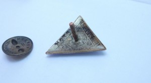 "Гурток першої допомоги" с необычной эмалью.