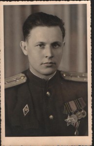 Старлей с Арт.знаком и Славой.