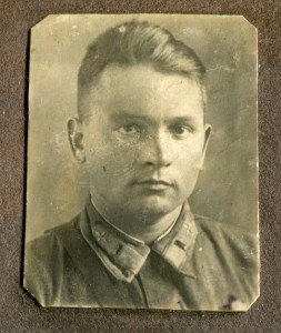 КЗ №66**, Мондвор. 1938 год.Летчик.