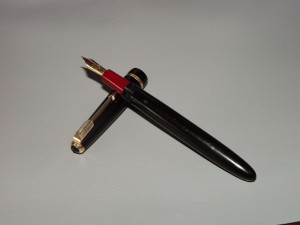 Ручка, паркер,с золотым пером.