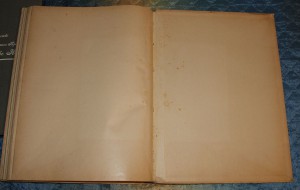 Две книги о компании и о самом Нобеле.Люкс