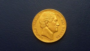 120 золотых монет европы.