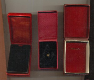 Коробочки с под значков 6023