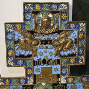 Распятие с ромашковым орнаментом. 6 цветов эмали. 40,8x20,3